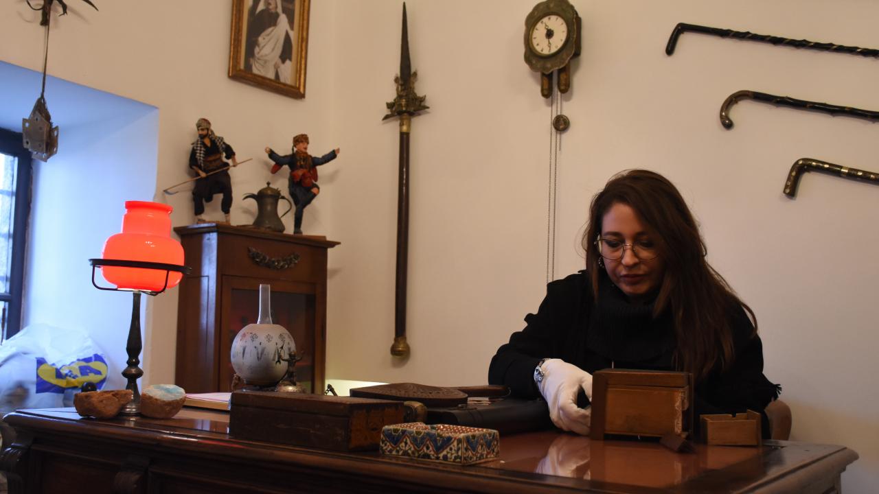 “Kıyafetleri tek tek topladı”