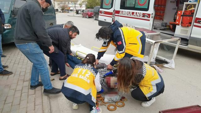 Bursada bir kişi, lodostan devrilen simit arabasının altında kalarak yaralandı