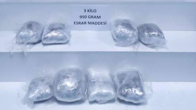 Adanada otomobilde uyuşturucu ele geçirildi