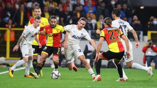 Fenerbahçe İzmir deplasmanından 1 puanla ayrıldı