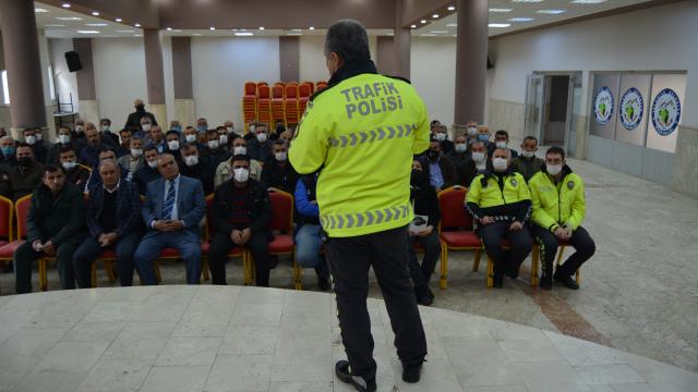 İslahiyede okul servis sürücülerine seminer verildi