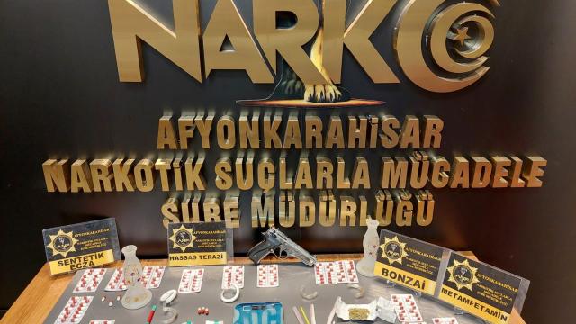 Afyonkarahisarda uyuşturucu operasyonunda 3 şüpheli yakalandı
