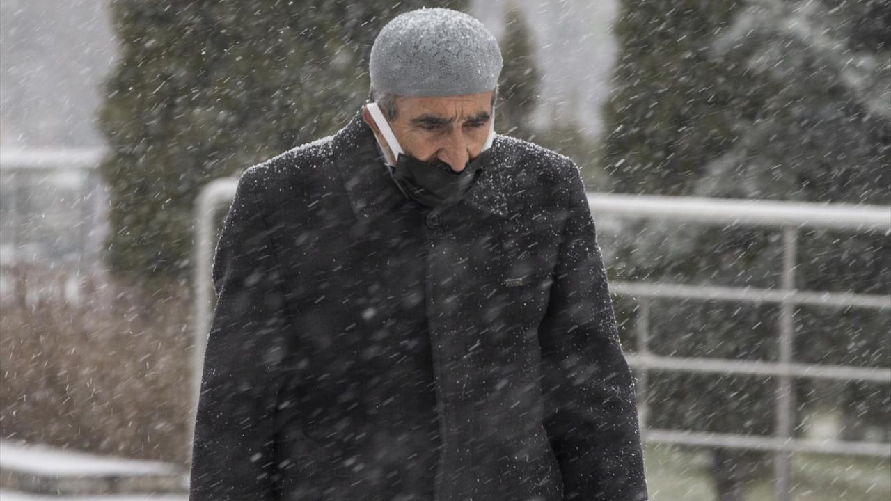 2 köy yolu ulaşıma kapandı