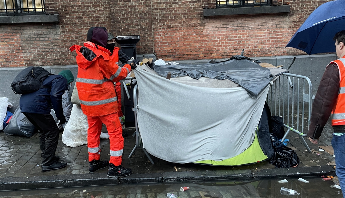 Çadırlar çöpe atıldı