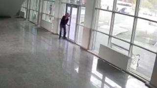 Terminal binasının çatısı çöktü