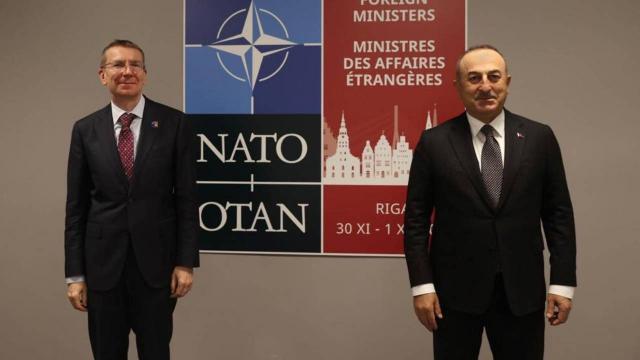 Bakan Çavuşoğlu, Letonyalı mevkidaşıyla görüştü