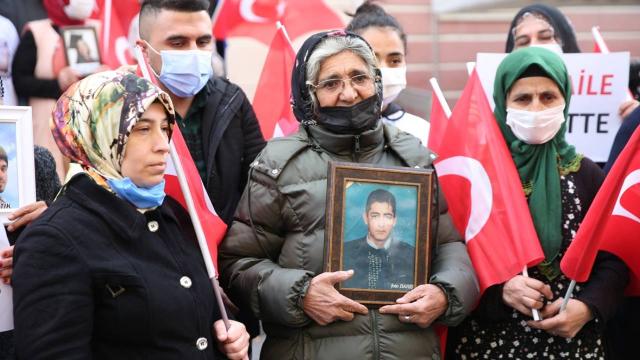 Evlat nöbetine bir aile daha katıldı
