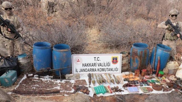 PKKnın kullandığı mağaralarda silah ve mühimmat ele geçirildi