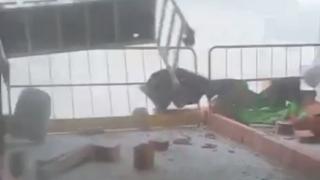 İskele uçtu, tuğlalar savruldu: İşçiler lodosta canlarını zor kurtardı