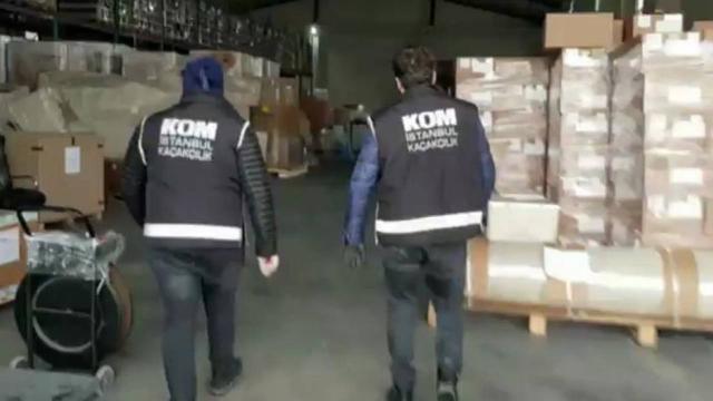 İstanbulda kaçakçılık operasyonu: 12 ton kaçak tütün ele geçirildi