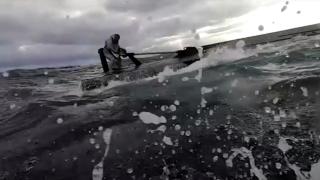 Japonya’da teknesi alabora olan yaşlı adam 22 saat sonra kurtarıldı