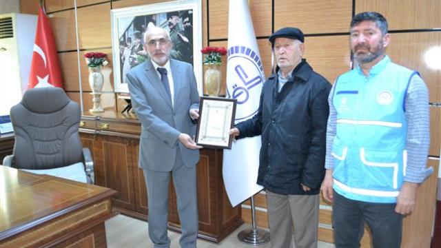 Kırşehirde hayırsever dairesini dini hizmetler için bağışladı