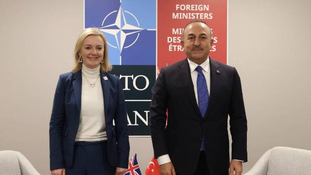 Dışişleri Bakanı Çavuşoğlu, İngiliz mevkidaşı ile görüştü