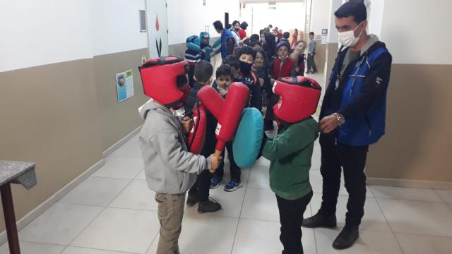 Gönüllü gençler Kalede etkinlik düzenledi
