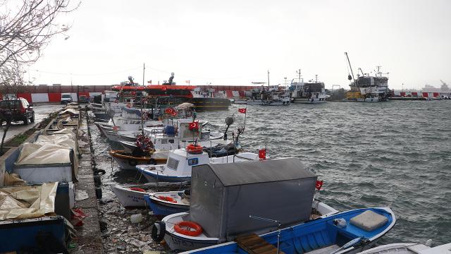 Marmarada ulaşıma lodos engeli