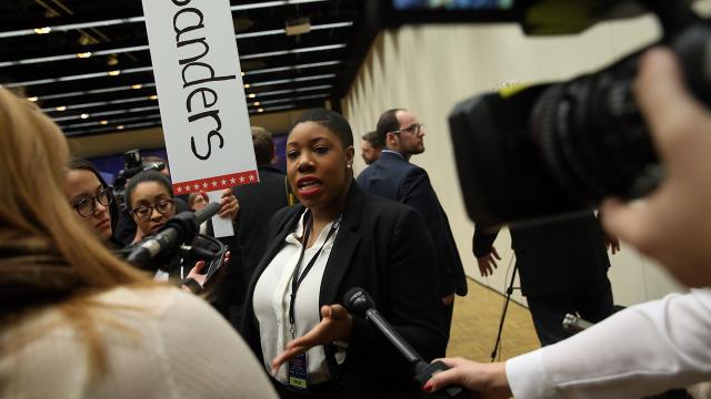 Harrisin Sözcüsü Sanders yıl sonunda görevinden ayrılacak