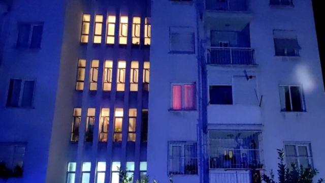 Uyuşturucu bağımlısı evini ateşe verdi