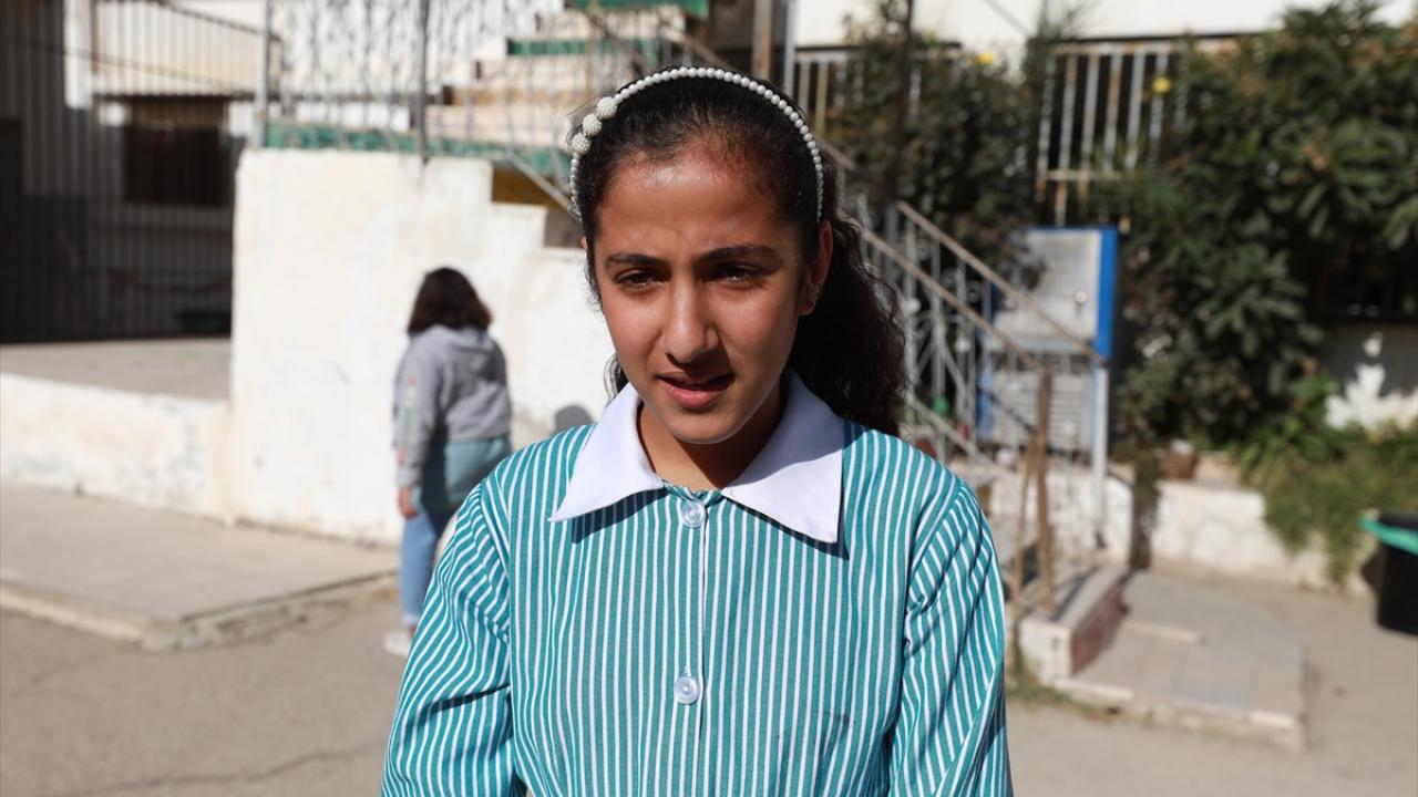 "İsrail askeri, tüfeğiyle omzuma vurdu"