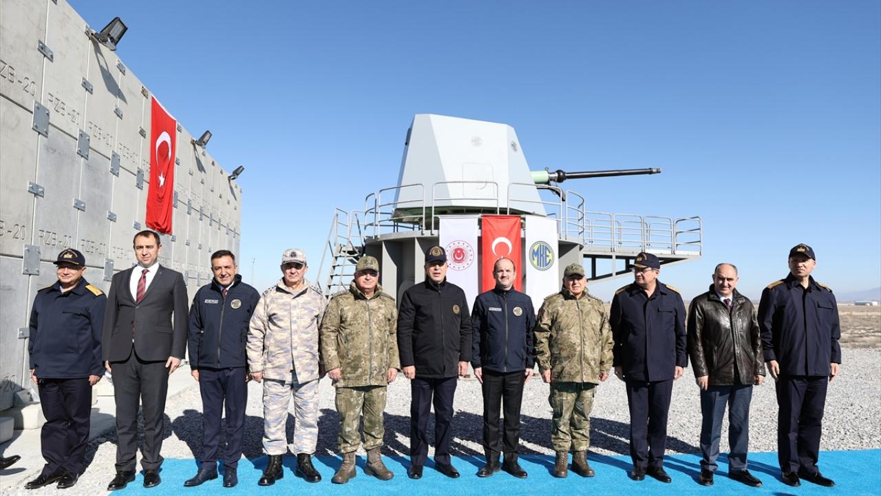 Akar`a anlamlı hediye