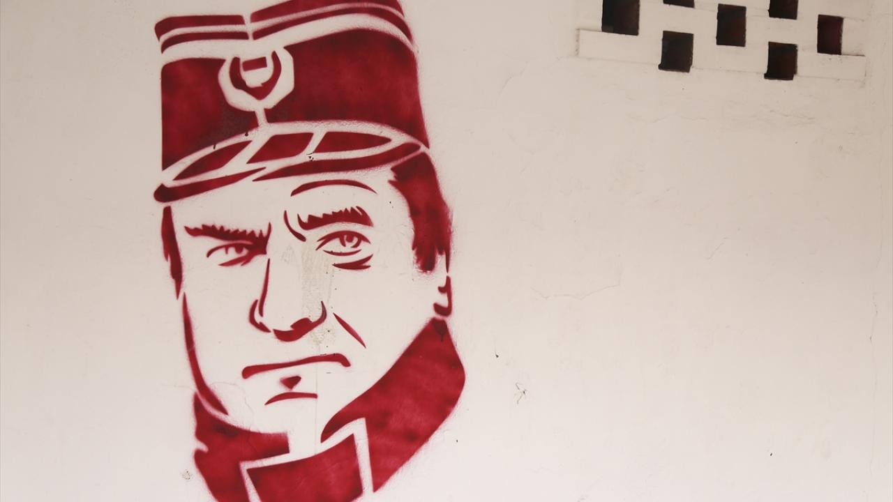 8 bin Boşnak`ın katledildiği soykırımı başlattı