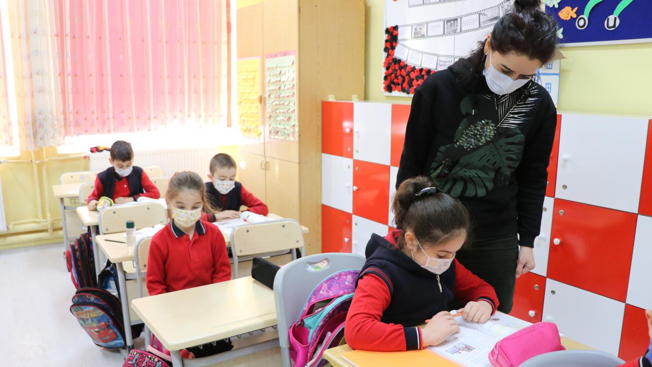 ÜCRETSİZ ÖĞLE YEMEĞİ