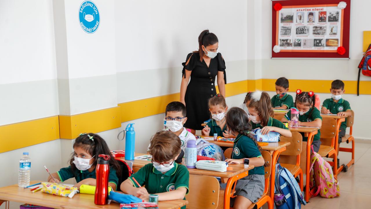 ÖĞRETMENLİK MESLEK KANUNU ÇIKARILMALI