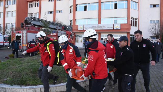 Trakya Üniversitesinde deprem tatbikatı