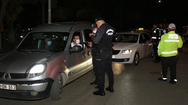 Ülke geneli huzur uygulamasında 933 kişi yakalandı
