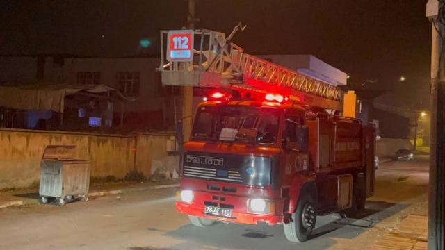 Karabükteki apartman dairesinde yangın çıktı
