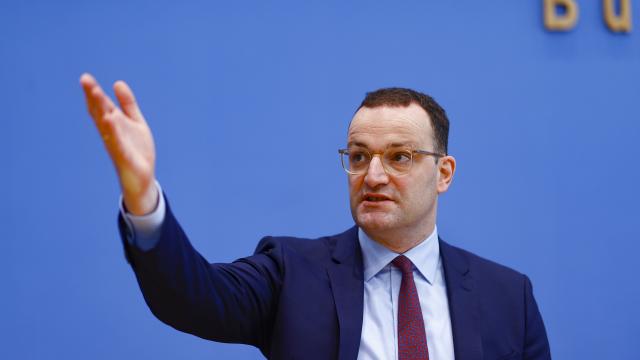 Almanya Sağlık Bakanı yeni COVID-19 tedbirlerinin ciddiye alınmasını istedi