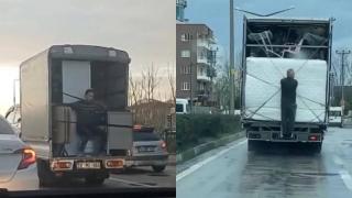 Canlarını hiçe sayarak eşya taşıdılar