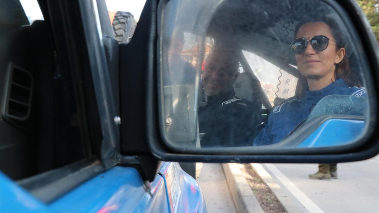 Kadın yardımcı pilottan çağrı