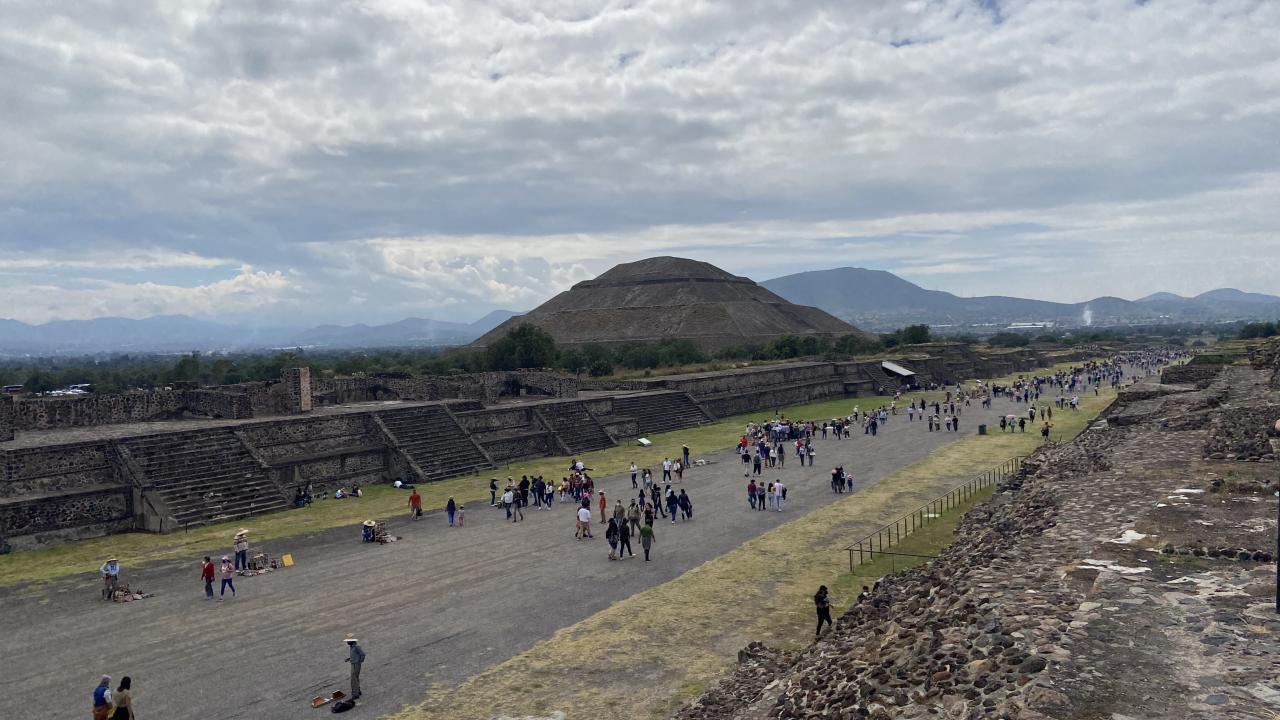 Koronavirüs yasaklarının gevşetilmesiyle ziyaretçi yoğunluğu yaşanıyor