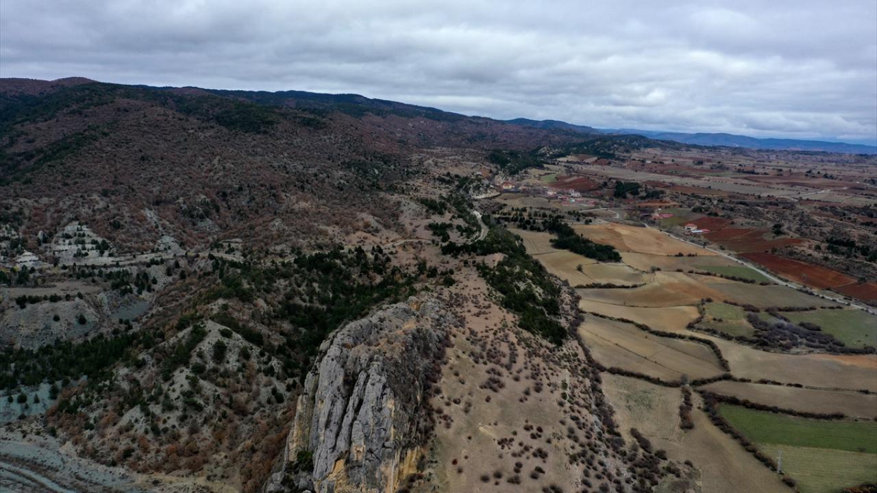 Kale Kapı Kaya Mezarı, Pers ve Helenistik dönemin izlerini taşıyor