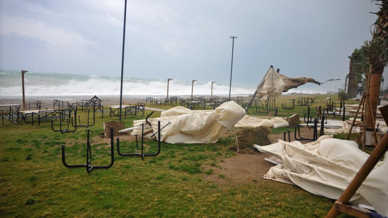 "Yağış ve rüzgar önümüzdeki saatlerde de devam edecek"