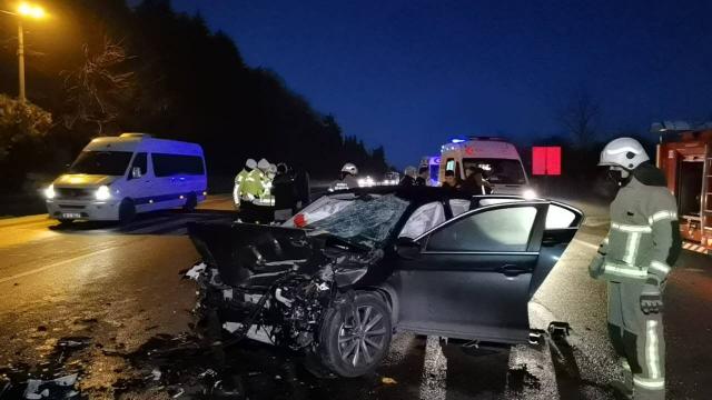 Bursada otomobil ile kamyon çarpıştı: 7 yaralı