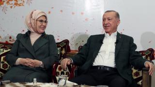 Emine Erdoğan: Şiir yazmıyoruz ama şiir gibi yaşıyoruz