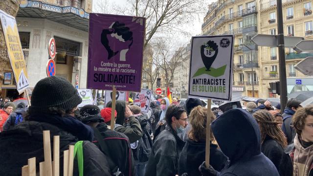 Fransada Cumhurbaşkanı adayı Eric Zemmour protesto edildi