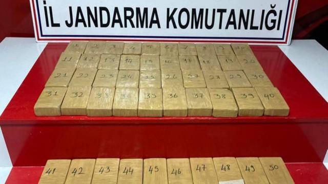Vanda durdurulan araçtan yaklaşık 36 kilo eroin çıktı