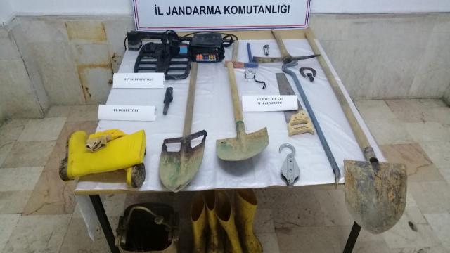 Yalovada kaçak kazı yapan 4 şüpheliye gözaltı