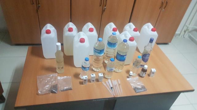 Köprübaşında 72 litre sahte içki ele geçirildi