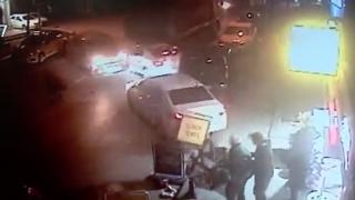 Freni boşalan kamyon ortalığı birbirine kattı