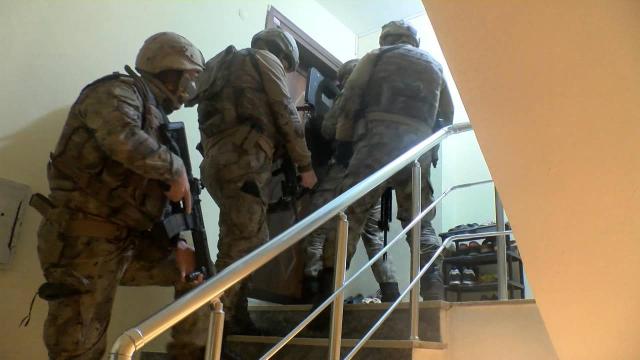 İstanbulda uyuşturucu operasyonu: 40 gözaltı