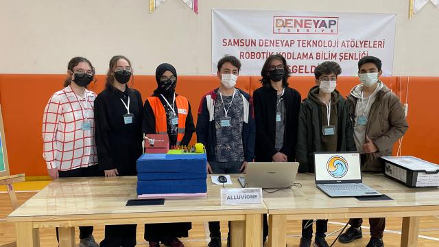 Samsunda lise öğrencilerinin robotları bilim şenliğinde sergilendi