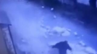 Düşen çatı parçalarından kıl payı kurtuldu