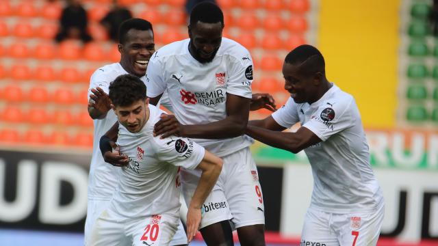 Sivasspor Alanyada tek golle kazandı