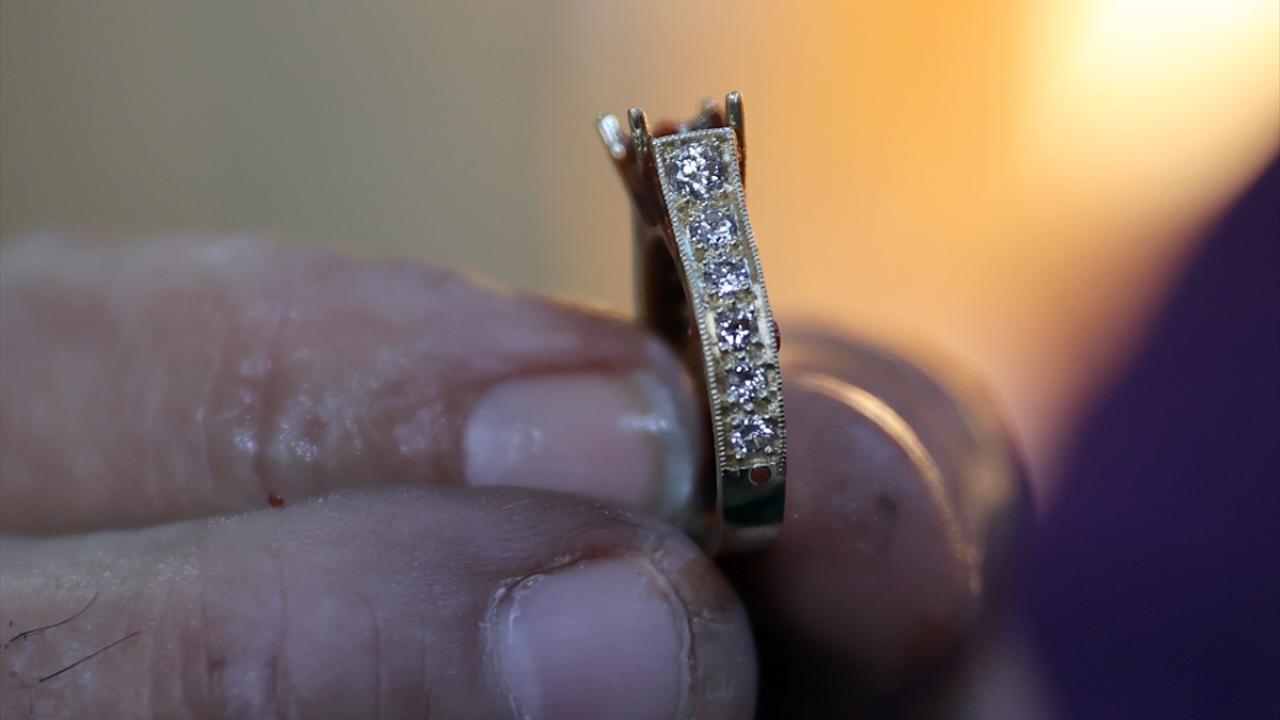 Gençlerden teknolojiyi öğrendi