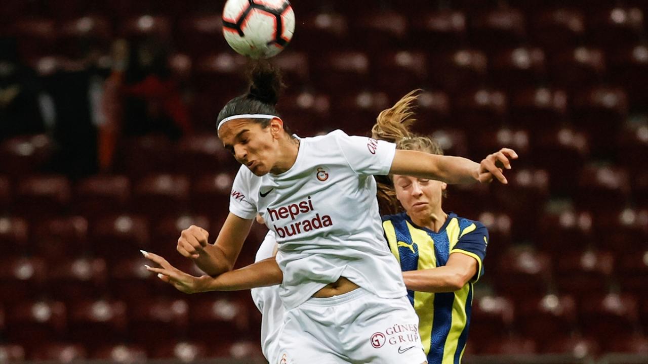 "Kadına şiddete dur diyoruz"