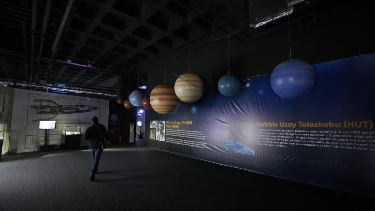 Uzayda Minecraft dünyası