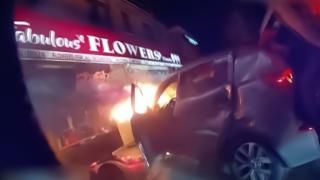 ABD'de polis baygın haldeki sürücüyü yanan araçtan kurtardı